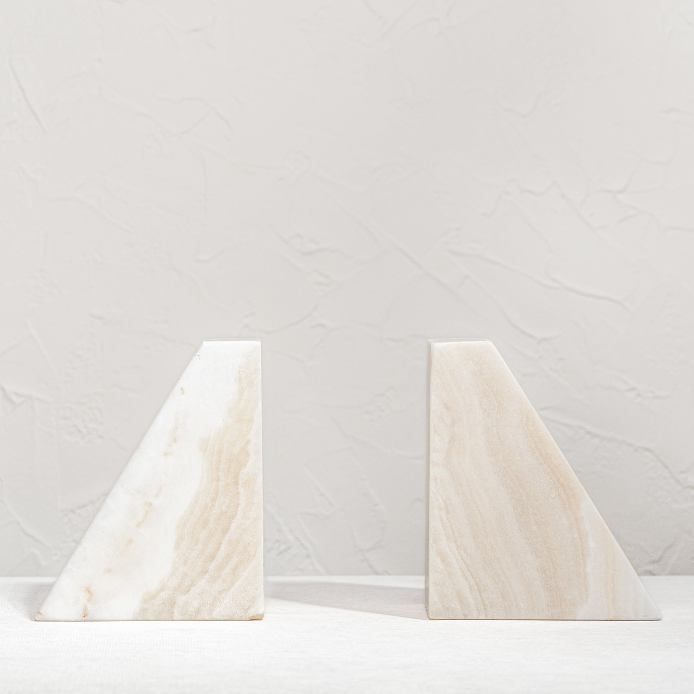 Sani Onyx Book Holder